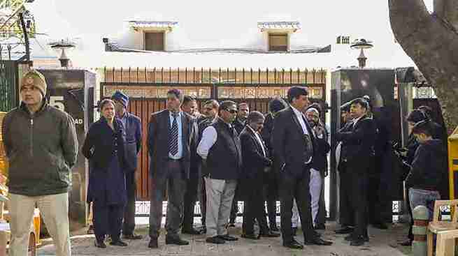 ACB Notice to Arvind Kejriwal Over BJP Poaching Allegations