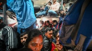 New delhi railway station train delays