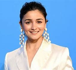 Alia Bhatt Celebrates 32nd Birthday in Alibaug with Ranbir Kapoor”