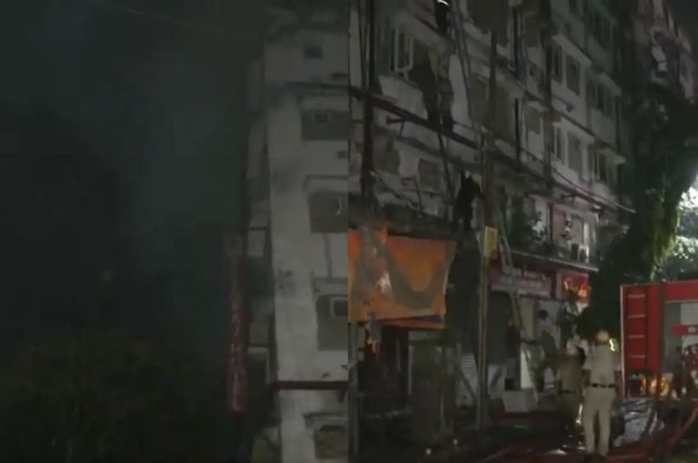 Kolkata Hotel Fire: One Dead, Several Injured in Rituraj Hotel Blaze in Burrabazar on April 29, 2025