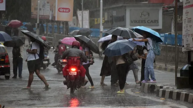 West Bengal Weather Alert: IMD Predicts Intense Heavy Rainfall and Severe Thunderstorms in Kolkata