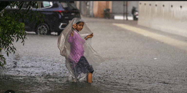 8 Powerful Alerts: Heavy Rainfall Expected in Tamil Nadu as Southwest Monsoon Advances, Raising Flood Concerns