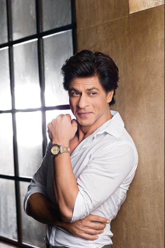 Shah rukh khan on sleeping 5 hours and his surprising diet: the internet can’t stop talking about it again