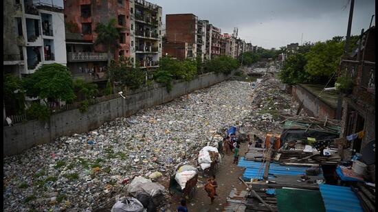 Taimoor nagar demolition 2025: residents left restless & homeless
