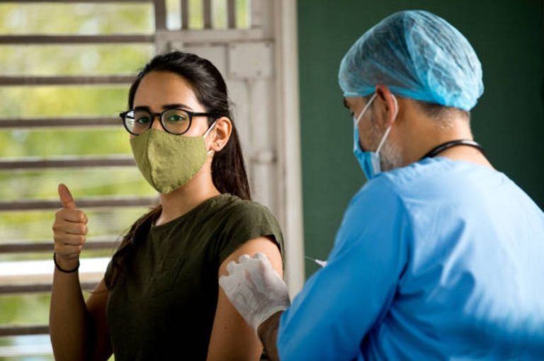 India’s COVID-19 Surge in June 2025: Over 4,300 Active Cases, 7 Deaths Across States as Infections Rise in Delhi, UP, Bengal, and Gujarat