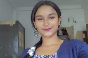 18-Year-Old Girl Dies in Scooter Accident