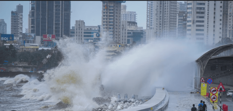 7 Shocking Days: Mumbai’s Relentless Rain Brings Chaos, Hope, and Resilience