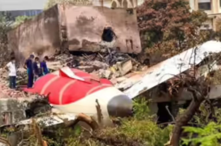 DGCA Issues Boeing 787 Fuel Valve Safety Alert After AI171 Crash DGCA Issues Boeing 787 Fuel Valve Safety Alert After AI171 Crash