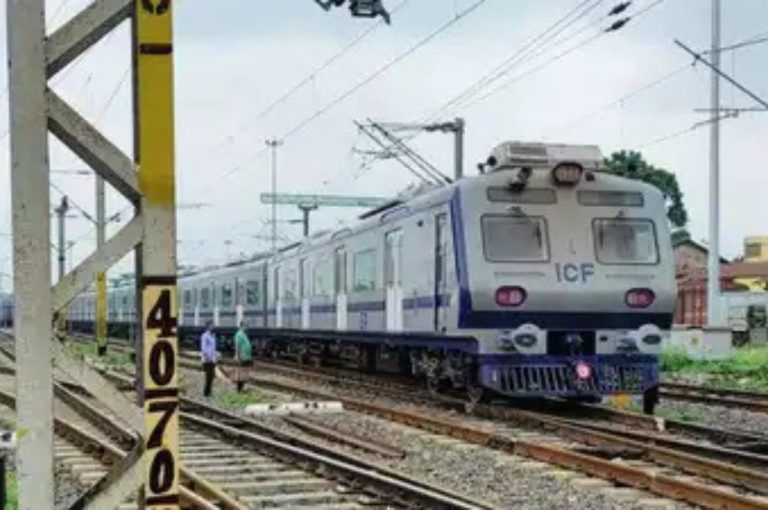 Eastern Railway Adds Second AC EMU Rake to Boost Kolkata Suburban Connectivity
