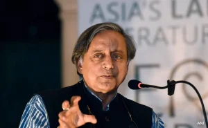 Congress On Shashi Tharoor