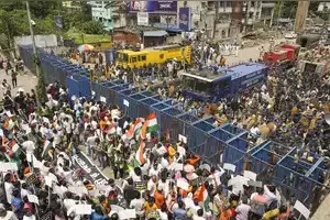 rg kar protestors reach santragachi assembly point e1754752070152