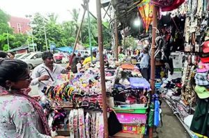 Street Dwellers Resist Kolkata Pavement Eviction