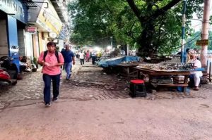 Street Dwellers Resist Kolkata Pavement Eviction