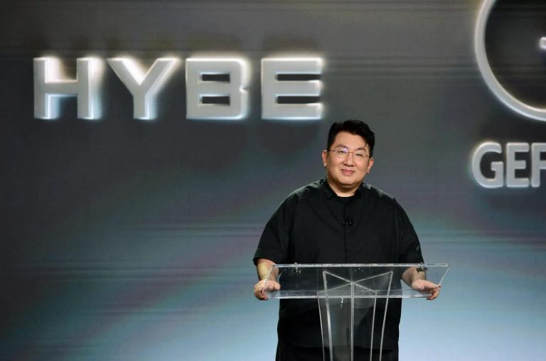 Chairman Bang Si Hyuk Faces 14-Hour Police Questioning Over HYBE IPO Investigation