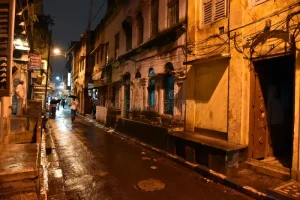 evening kolkata narrow lane old part city calcutta renamed as close to shyambazar area north calcutta 75699816
