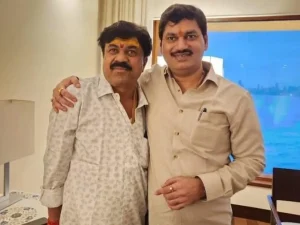 munde and karad.jpeg