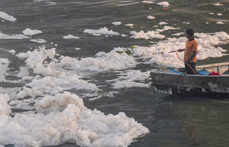 Yamuna Dredging Machine: Revolutionary International Equipment Arrives in Delhi