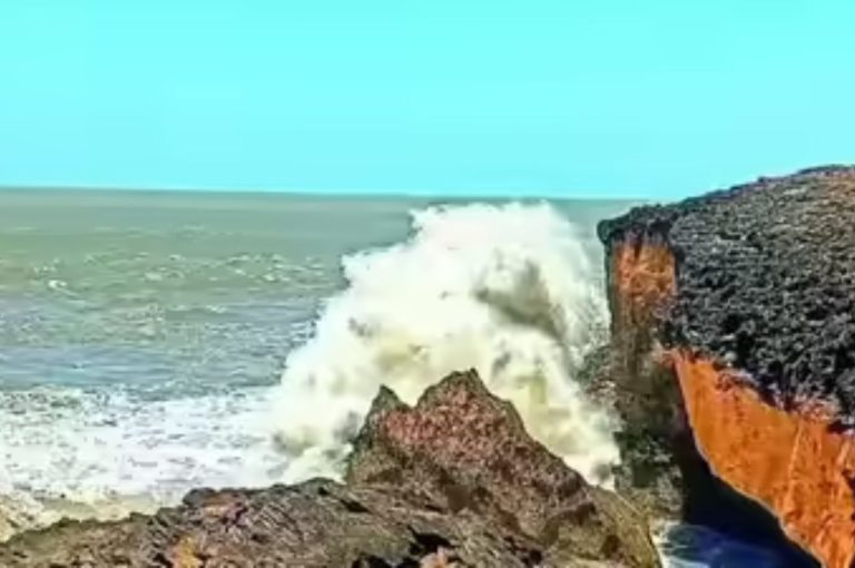 Cyclone Alert in Andaman and Nicobar Islands: IMD Warns of Severe Thunderstorms, Heavy Rainfall, and Rough Seas Till October 25 — Tourists Advised to Stay Indoors and Avoid Coastal Activities