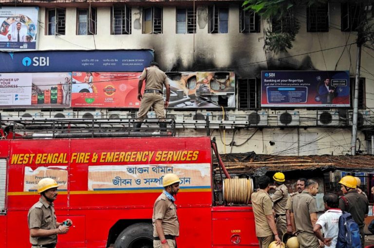 Massive Early-Morning Blaze at SBI Branch in Dhakuria, Kolkata: Focus on Fire Safety Preparedness as Six Fire Tenders Battle Flames — “Fire Breaks Out at SBI Branch in Dhakuria” Incident Raises Infrastructure Concerns in Busy Commercial Zone
