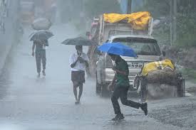Chennai People Be Ready: Cyclone ‘Montha’ May Bring Heavy Rains and Strong Winds on October 27 Chennai People Be Ready: Cyclone ‘Montha’ May Bring Heavy Rains and Strong Winds on October 27