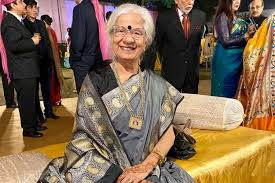 Meet Peter Fung And Usha Ray: The 80-Year-Old Indian Woman Who Proves It’s Never Too Late To Learn