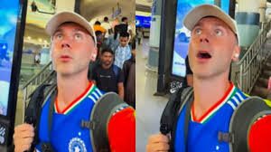 British Vlogger Delhi Metro