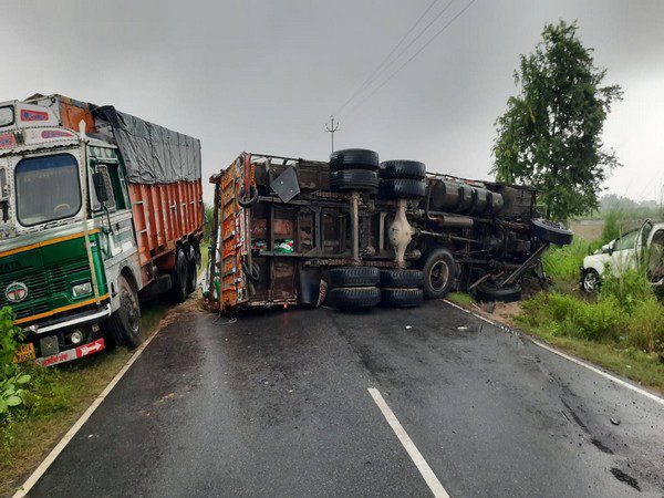 Viral video of an overturned truck stuns India with the driver’s calm reaction