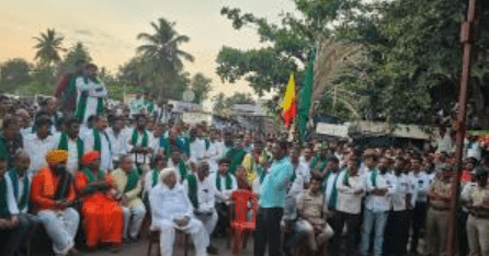Farmers’ Fury Erupts on Pune–Bengaluru Highway Over Sugarcane Prices: Bold 9-Hour Standoff