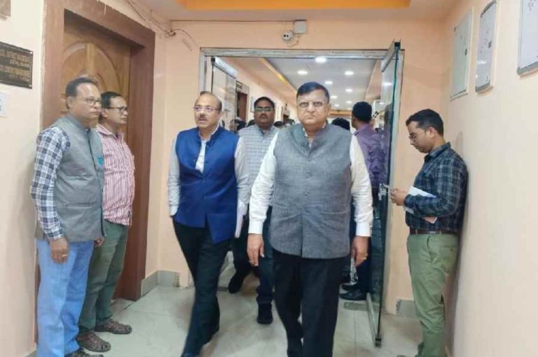 Election Commission Tweaks BLO App to Let Booth-Level Officers Edit Submitted SIR Forms: Implications, Risks, and Ground Realities