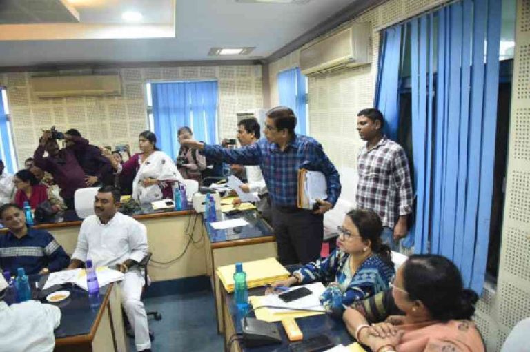 Left Front Councillors Stage Protest Walkout at Siliguri Municipal Corporation Meeting Over TMC Interruption — Opposition Labels Ruling Conduct “Unfair and Undemocratic” Amid Rising Civic Tensions