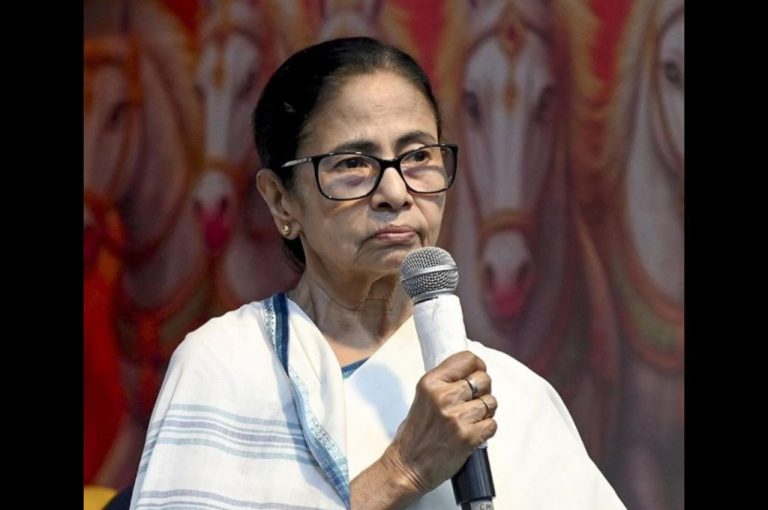 West Bengal Special Voter Roll Revision 2025: Ministers Skip Assembly to Monitor SIR Camps as State Launches Massive Voter Enumeration Drive Before Elections