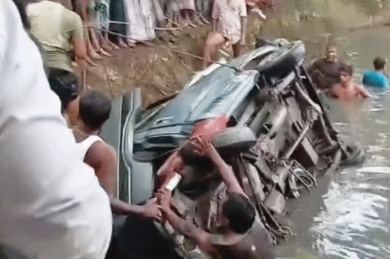 Uluberia Pool Car Accident in Howrah 2025: School Students Killed as Vehicle Plunges into Pond, Safety Failures, Government Response, and Road Transport Policy Challenges in West Bengal