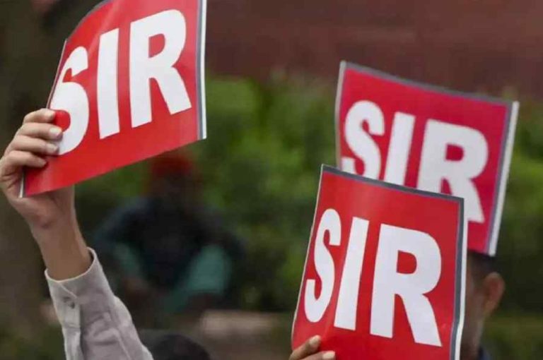 Elderly Woman Self-Immolation in Kolkata Amid Alleged “SIR Anxiety”: In-Depth Analysis of Voter Roll Revision Stress, Election Commission Response, and the Human Toll