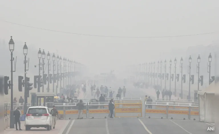 Dense Fog in Delhi: Critical Airport Advisory as AQI Reaches Severe Levels