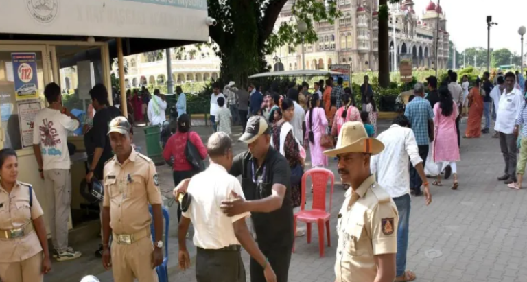 1 Tense Scare: Mysuru Court Premises Evacuated After Bomb Threat Triggers High-Alert Response