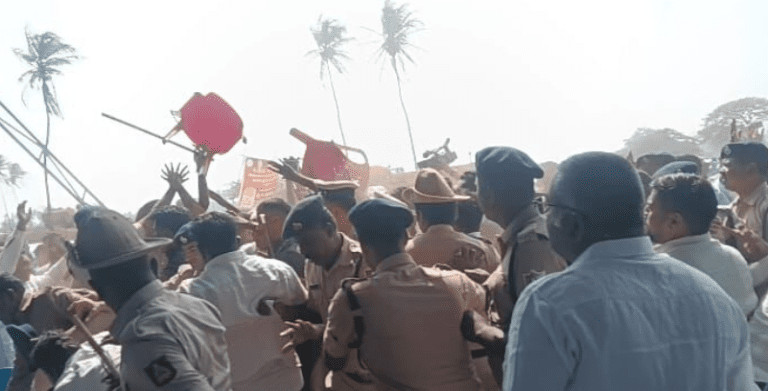 Chair Hurled at Somanna During Koppal Ceremony Sparks Outrage and Political Turmoil: 1 Shocking Chaos