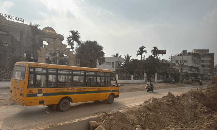 Chandapura–Attibele Stretch Choked by Ongoing Roadworks: CRUSHING 1-TRAFFIC, 1 ROAD, AND DAILY HEADACHES