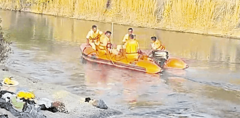 4 Family Members Missing Near Bhadra Canal, Search Continues: TRAGIC LOSS WITH 1 RECOVERY