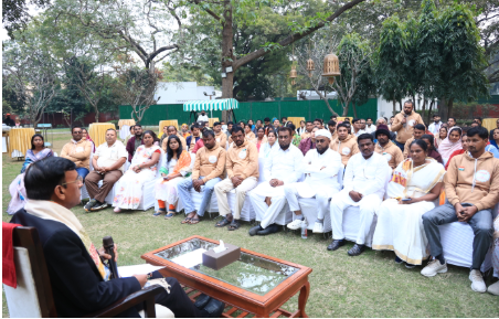 Dr Mansukh Mandaviya Interacts with PM-SYM Beneficiaries on Republic Day 2026, Highlights Vision of a ‘Sashakt, Samriddha Bharat’