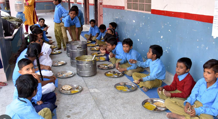 Alarming 5-Year Food Fear: Midday Meal Quality Sparks Emotional Debate in Karnataka