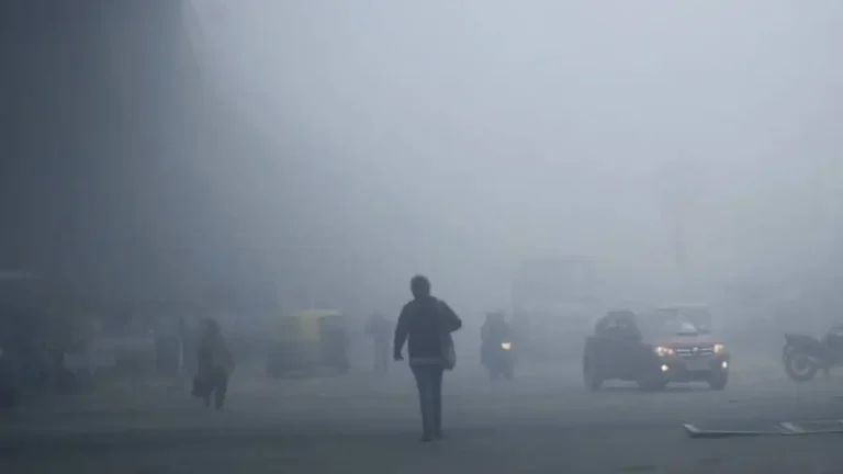 Delhi Cold Wave Alert: IMD Issues Severe Fog Warning Through January 6