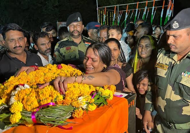 32-Year-Old Soldier on Paternity Leave Dies Hours Before Child’s Birth in Maharashtra Tragedy 32-Year-Old Soldier on Paternity Leave Dies Hours Before Child’s Birth in Maharashtra Tragedy
