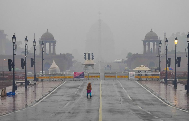 Delhi Fog: IMD Predicts Rain Relief By Weekend Amid Zero Visibility
