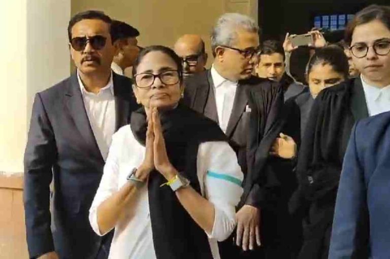 Mamata Banerjee Reaches Supreme Court Ahead of Hearing on Bengal Electoral Roll SIR Petitions