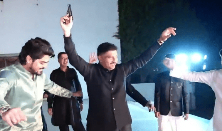 Viral Video of Congress Leader Brandishing Gun at Kalaburagi Wedding Sparks Police Probe: 1 Shocking Controversy