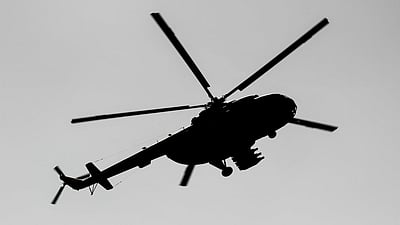 Helicopter Makes Emergency Landing for 40 minutes at School Ground in Palghar After Technical Snag Helicopter Makes Emergency Landing for 40 minutes at School Ground in Palghar After Technical Snag